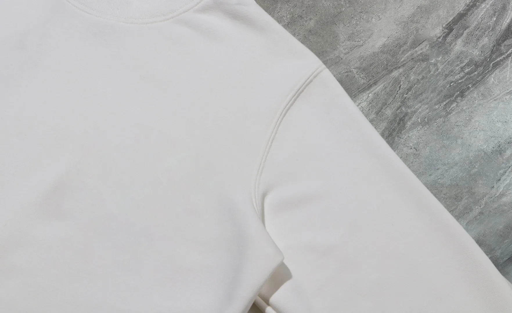 📦 📦 【 In Stock】 〖 𝐌𝐎𝐍𝐂𝐋𝐄𝐑~ 〗 440g ， 😎 ， ， Factory 2025 T ， ， Premium LOGO， Same Style ：Black White Size：S M L XL 2XL